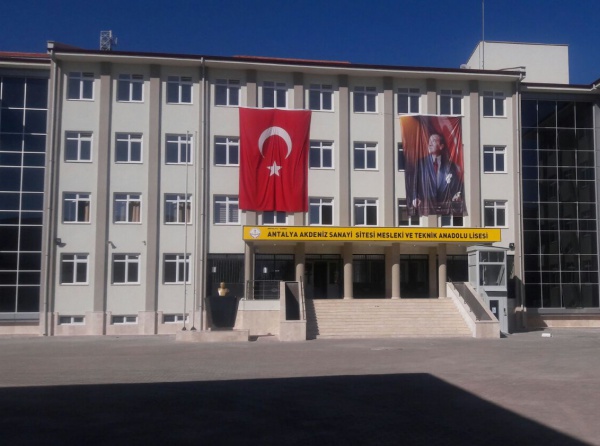 Antalya Akdeniz Sanayi Sitesi Mesleki ve Teknik Anadolu Lisesi Fotoğrafı